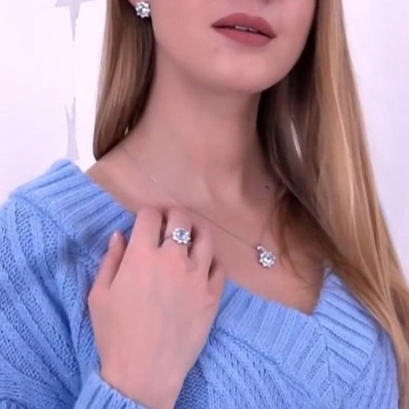 Sterling Silver Blue Sapphire Ring - Picture 3 of 4